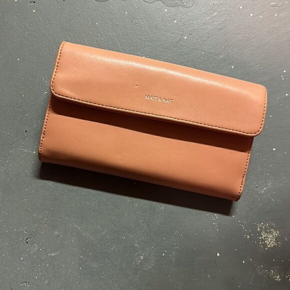 Peach Matt and Nat Oversized Trifold Wallet - Picture 2 of 5